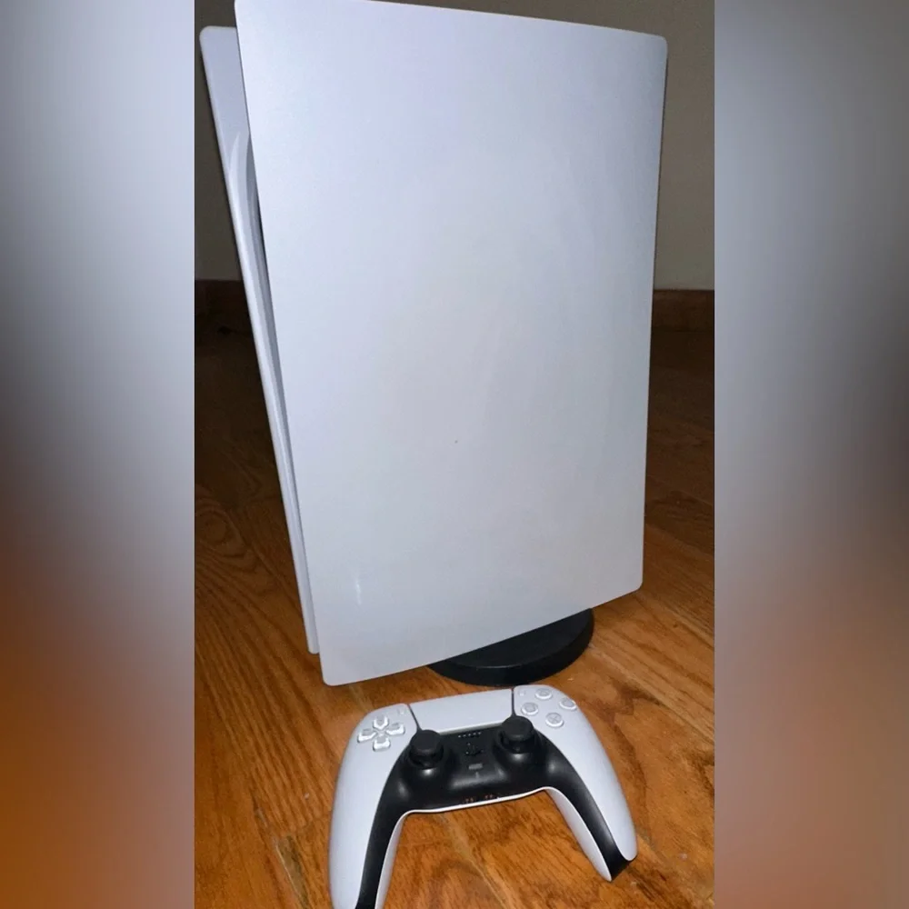 Sony Playstation 5 Console (digital edition console) Used for 3 weeks only!